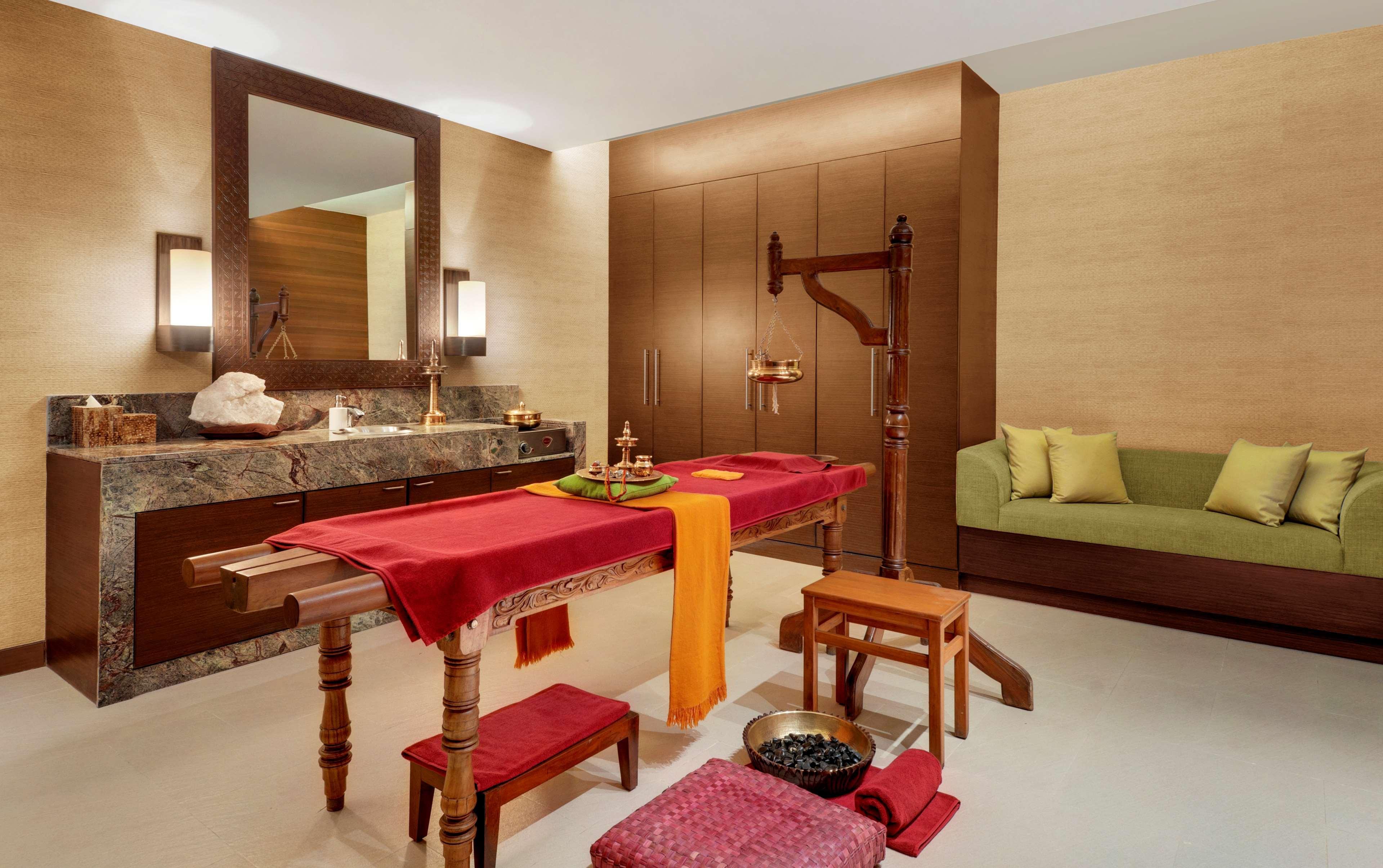 Hyatt Pune Exterior foto Ayurvedic massage room